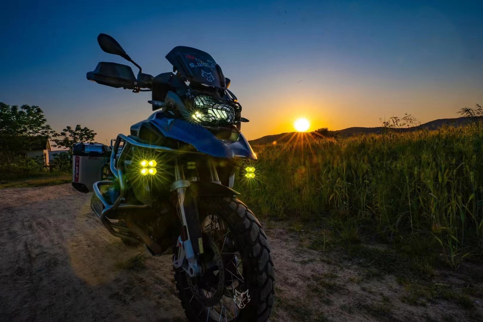 Off-Road LED Work Lights Explained: A Comprehensive Guide